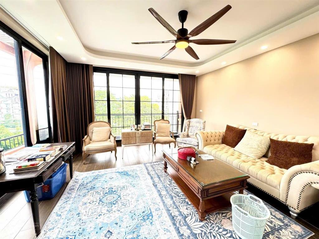 Bán nhà 7 tầng thang máy phân lô trần thái tông  cầu giấy 125m2 hơn 50 tỷ