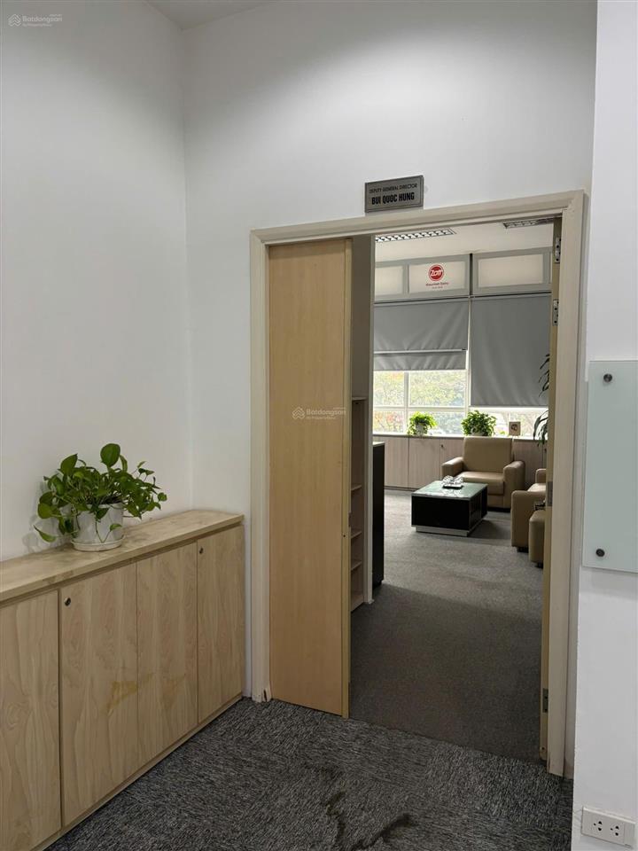 Toà nhà văn phòng nhân chính, 82m2 7t nổi 1t hầm, thông sàn, vỉa hè, ô tô, doanh thu 1 năm 1.5tỷ
