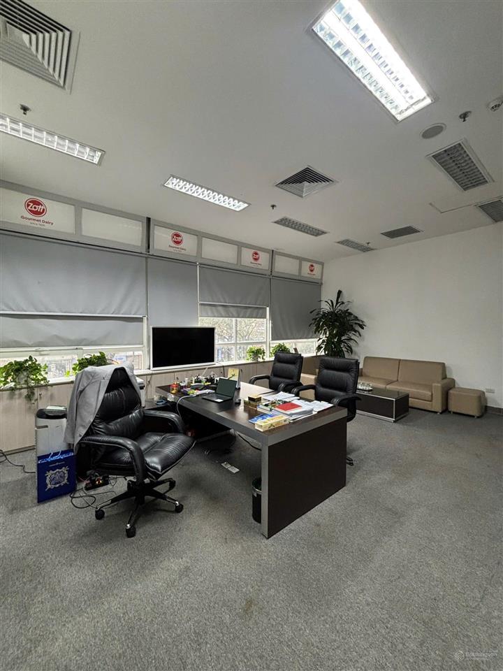 Toà nhà văn phòng nhân chính, 82m2 7t nổi 1t hầm, thông sàn, vỉa hè, ô tô, doanh thu 1 năm 1.5tỷ