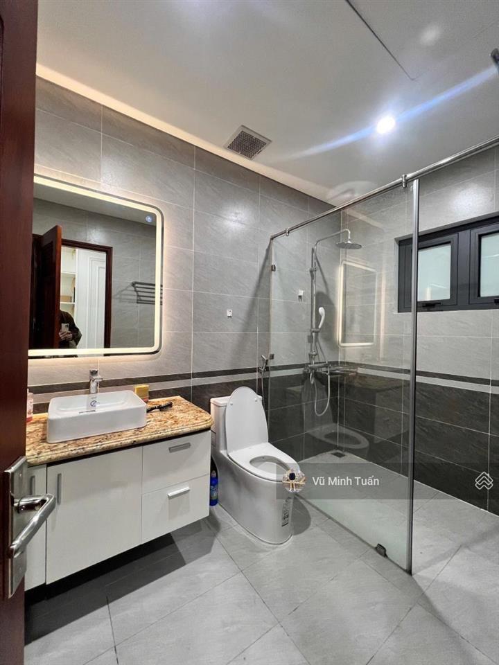 Toà nhà building sát phố vũ trọng phụng, 123m2 thông sàn 7 nổi 1 hầm, kinh doanh ô tô 2 chiều