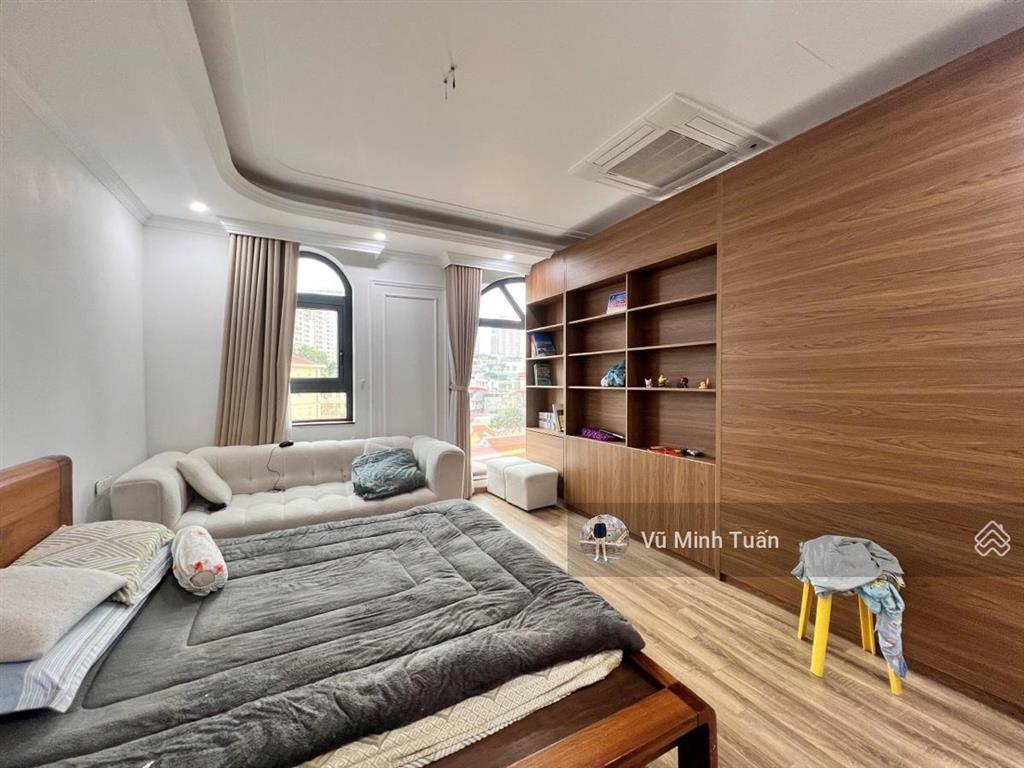 Toà nhà building sát phố vũ trọng phụng, 123m2 thông sàn 7 nổi 1 hầm, kinh doanh ô tô 2 chiều