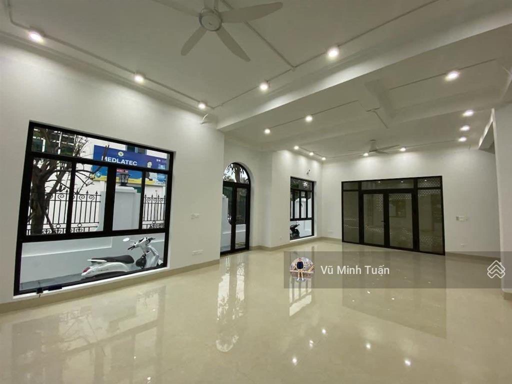Bán toà nhà building trung tâm thanh xuân 170m2, 7t nổi 1t hầm, thông sàn, thang máy, 2 thoáng, kd