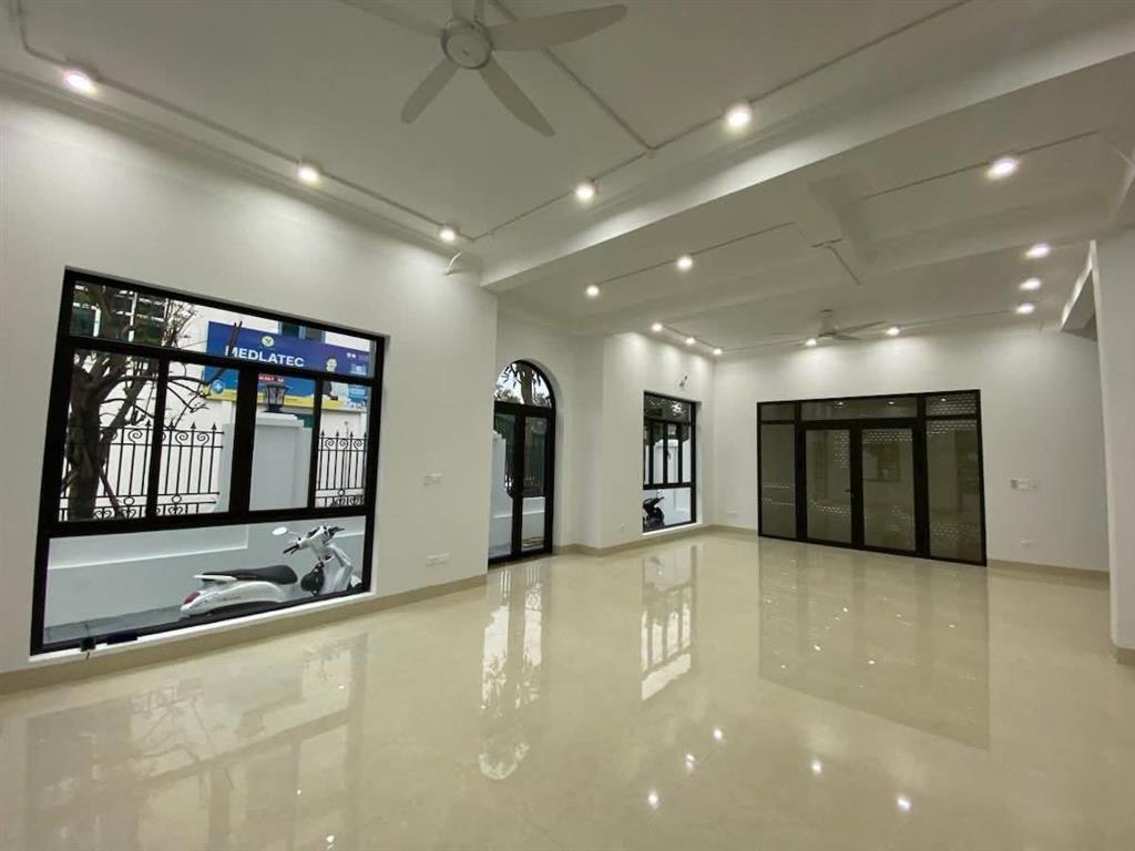 Bán toà nhà building trung tâm thanh xuân 170m2, 7t nổi 1t hầm, thông sàn, thang máy, 2 thoáng, kd