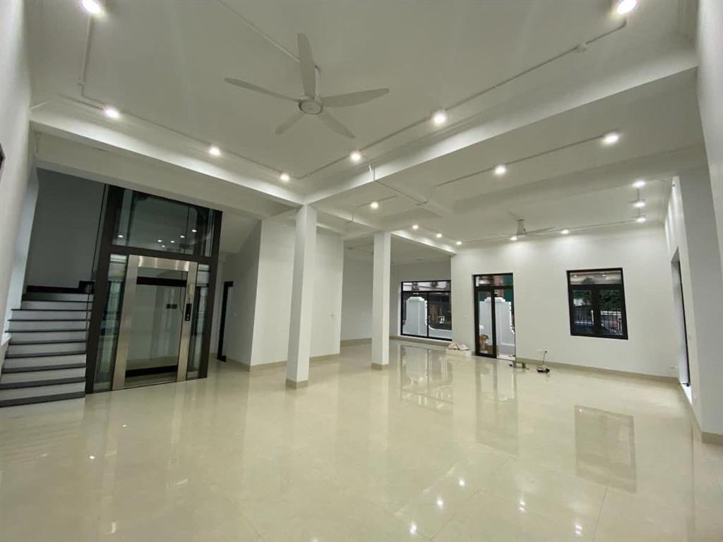 Bán toà nhà building trung tâm thanh xuân 170m2, 7t nổi 1t hầm, thông sàn, thang máy, 2 thoáng, kd