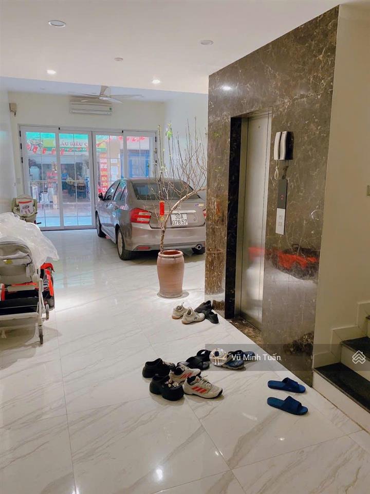 Nhà đẹp thang máy sát mặt phố nguyễn tuân, 60m2 5t, ô tô ra vào, kinh doanh, an sinh thuận tiện