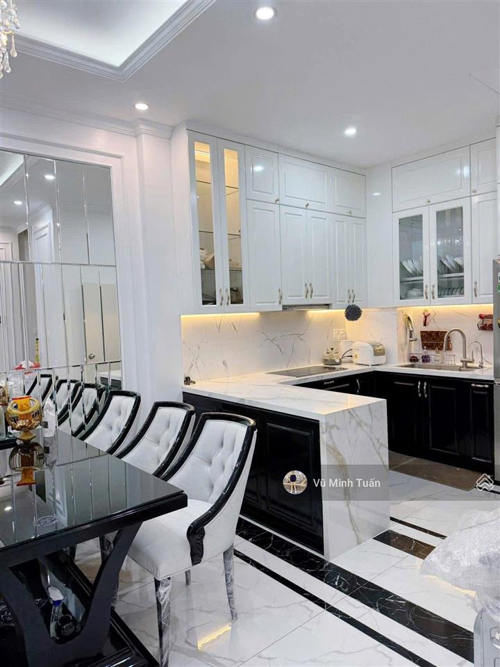 Nhà đẹp trung tâm thanh xuân, sát phố 62m2 4t  ô tô tránh, phân lô cán bộ  cơ hội đầu tư hiếm!