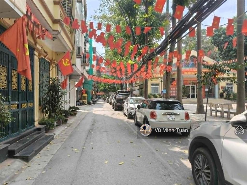 Bán gấp nhà riêng 5 tầng pl ngụy như kon tum, phường nhân chính, 55m2, 5t ô tô, kinh doanh, vỉa hè
