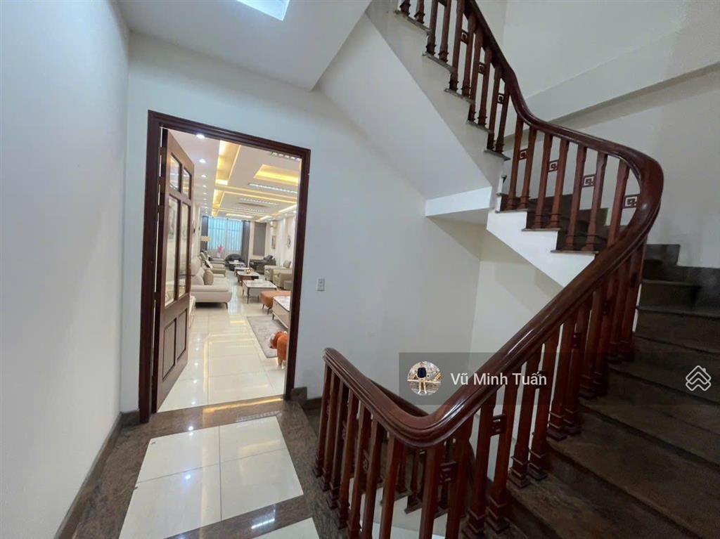 Bán gấp nhà riêng 5 tầng pl ngụy như kon tum, phường nhân chính, 55m2, 5t ô tô, kinh doanh, vỉa hè