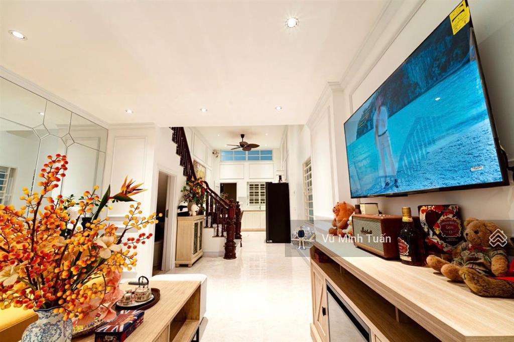 Nhà riêng 5 tầng, 43m2, phân lô phố ngụy như kon tum, thanh xuân, vỉ hè, ô tô tránh, kinh doanh tốt