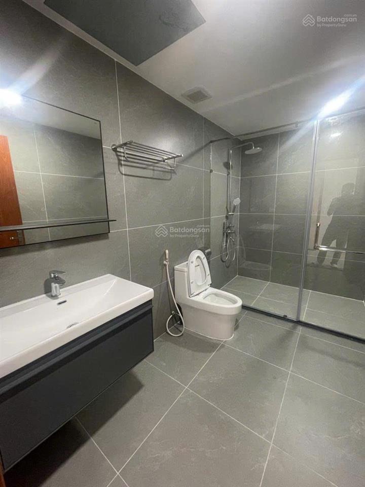Bán tòa nhà văn phòng 144m2 xây 8t nổi 1t hầm, mặt khuất duy tiến, thang máy nhập đức, vỉa hè khủng