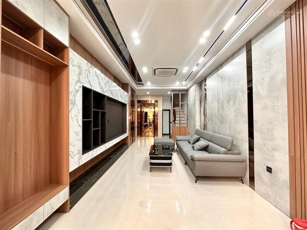 Bán nhà khuất duy tiến giao ngụy như kon tum 38m2 x 5t, phân lô vỉa hè, 2 làn ôtô tránh, kinh doanh