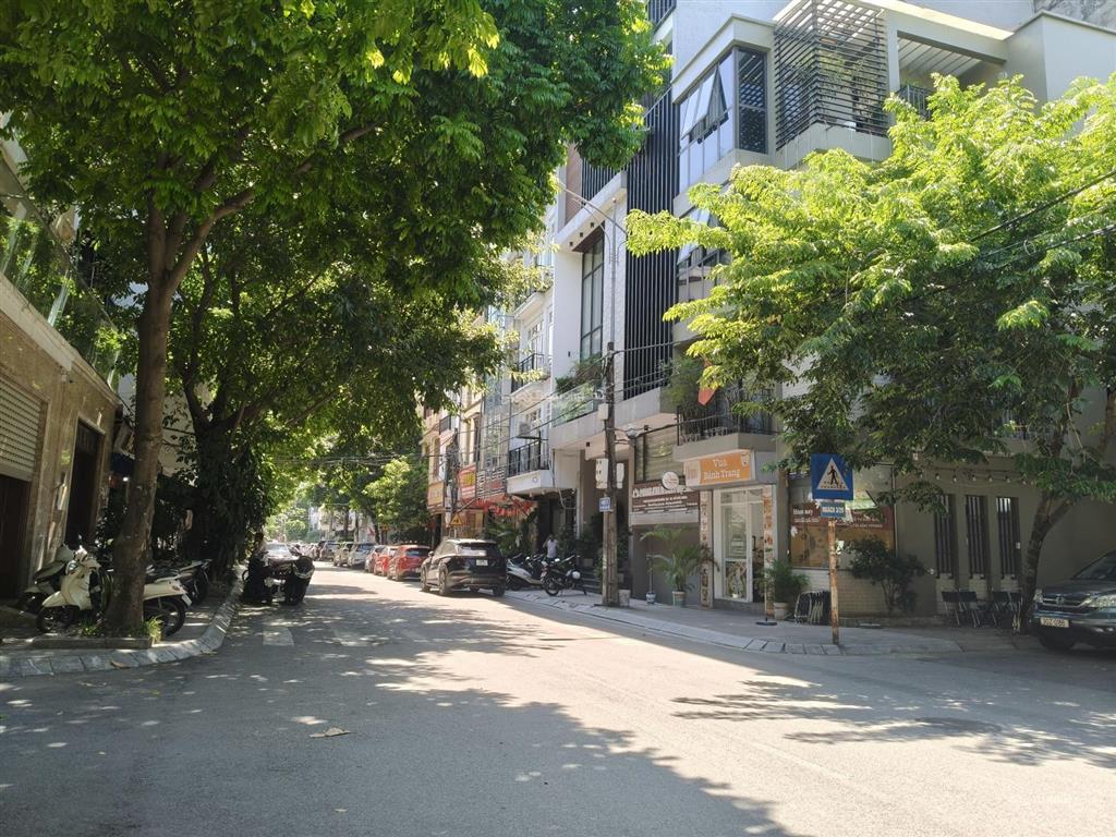 Bán nhà 61m2 * 6t thang máy, thông sàn, phân lô phạm tuấn tài, ô tô tránh, vỉa hè kinh doanh