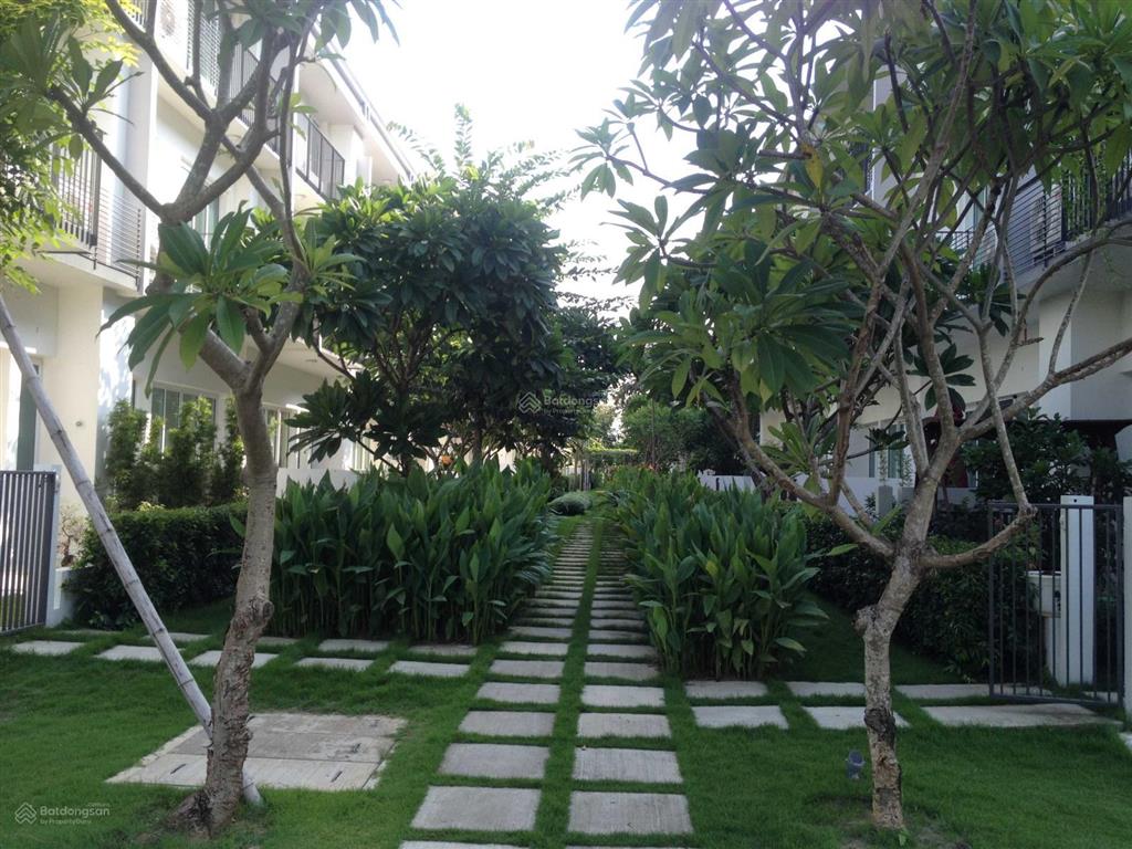 Bán đất biệt thự minh giang đầm và, dt = 300m2, lô góc, 2 mặt đường 17,5m, đẹp dự án