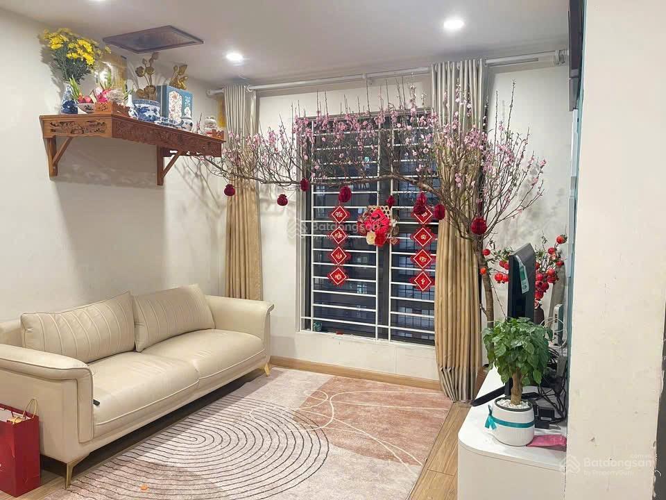 Cần bán căn hộ ct7h  dt 57m2, 2pn, 2wc full đồ giá 3 tỷ 250 tr có thluong.  0988 187 ***