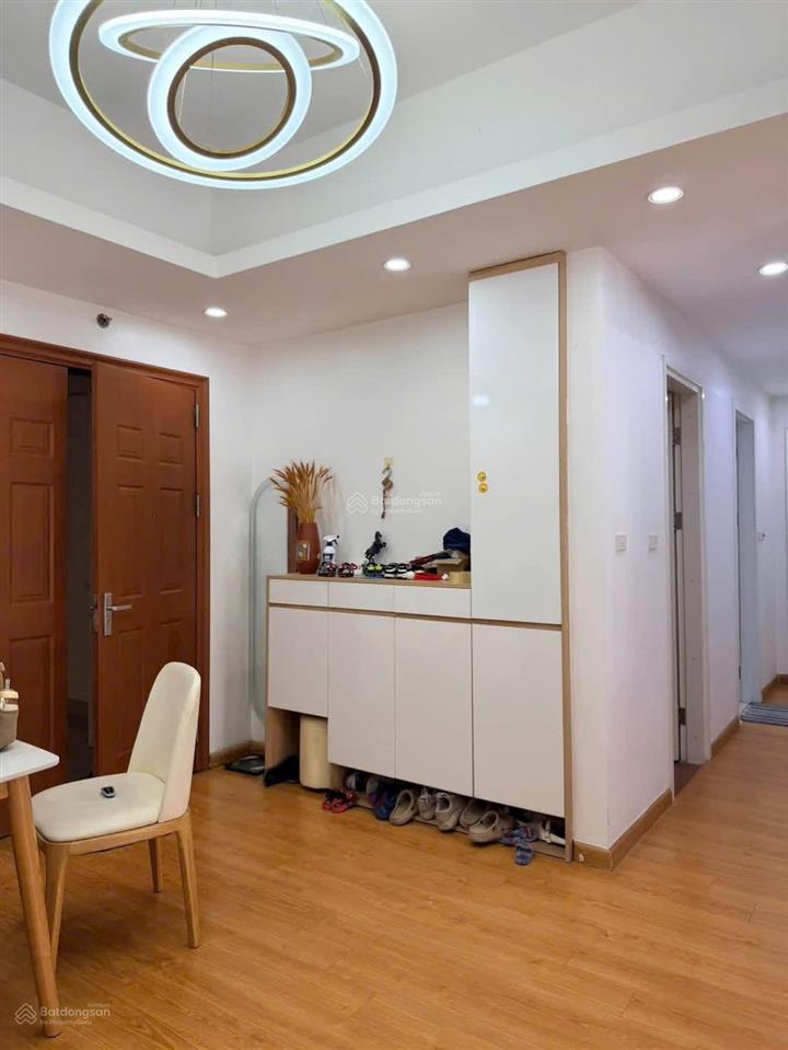 Cần bán căn hộ ct7 dương nội, dt 107m², 3 ngủ, 2 wc, full đồ, giá 5.5 tỷ.  0988 187 ***