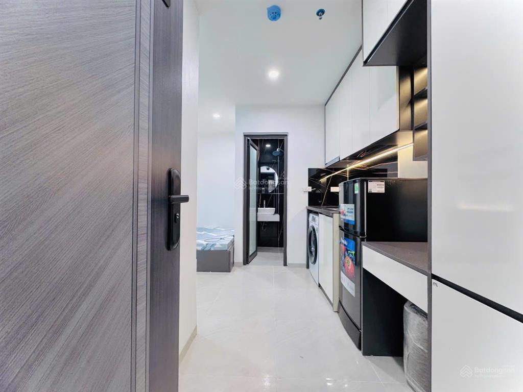 Hiếm có 1 căn tòa chdv (140m2*8t*40pkk) lương thế vinh  đh hà nội  doanh thu 2 tỷ/năm.