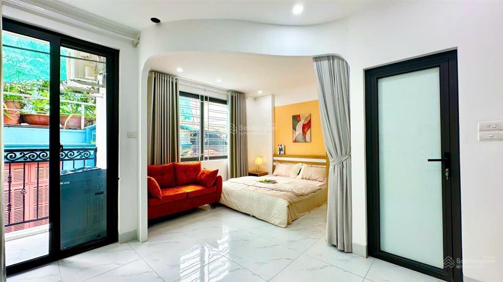 Tòa chdv 95m2*6t đối diện trường đh khxh & nhân văn nguyễn trãi, thanh xuân, hn