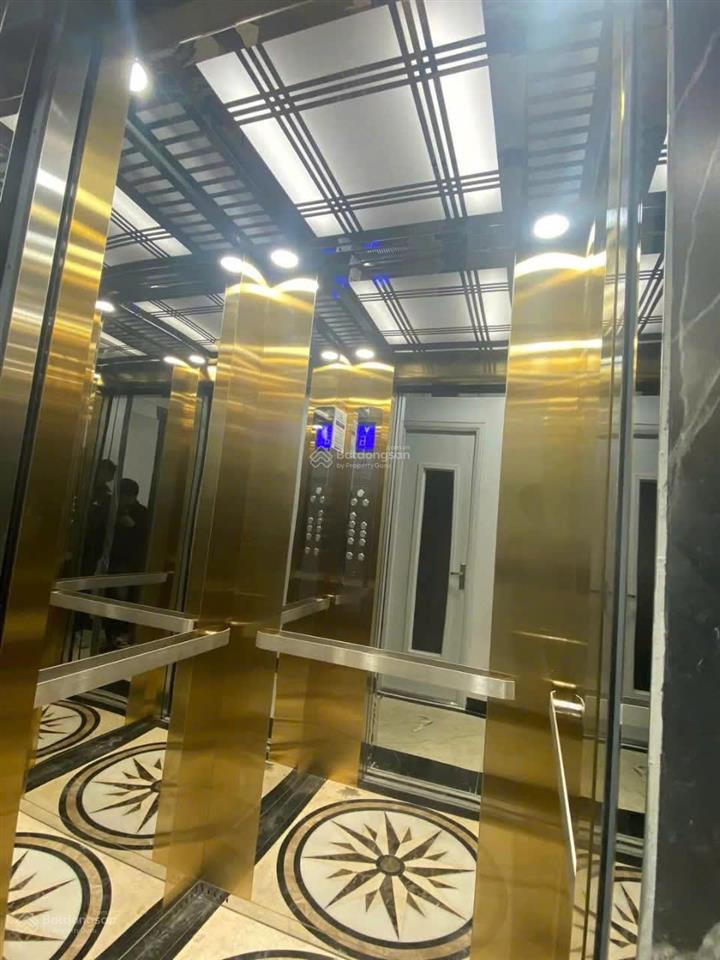 1 căn tòa chdv 75m2*18pkk đối diện royal city phố cự lộc thanh xuân hn