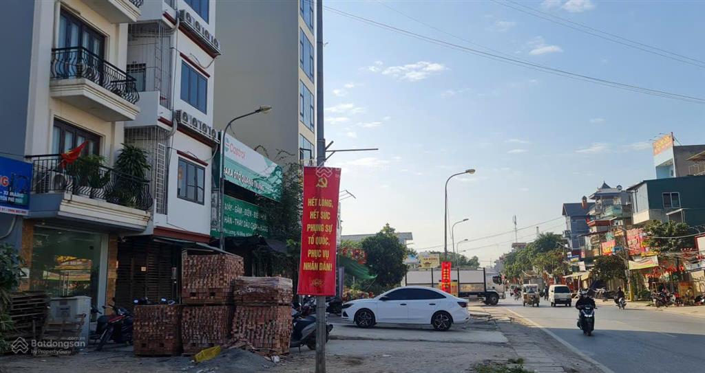 Hiếm có 1 mảnh đấu giá 70m2 mặt phố ba la  nguyễn trực ql21b kd ngày đêm phố xốm tp hà nội.