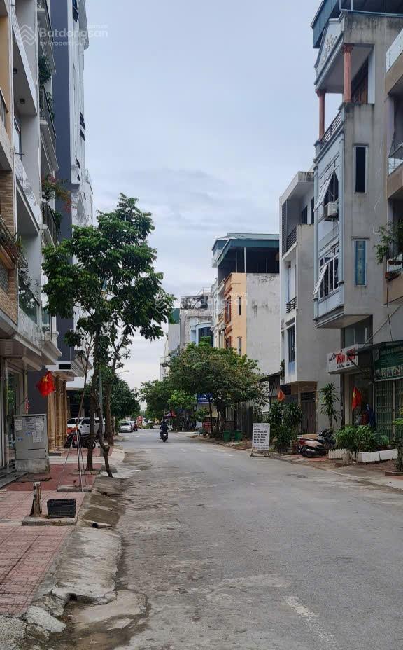 Hiếm có 1 lô đg kiến hưng 65m2 view vườn hoa sát trục đường phố hoàng công kiến hưng hn.