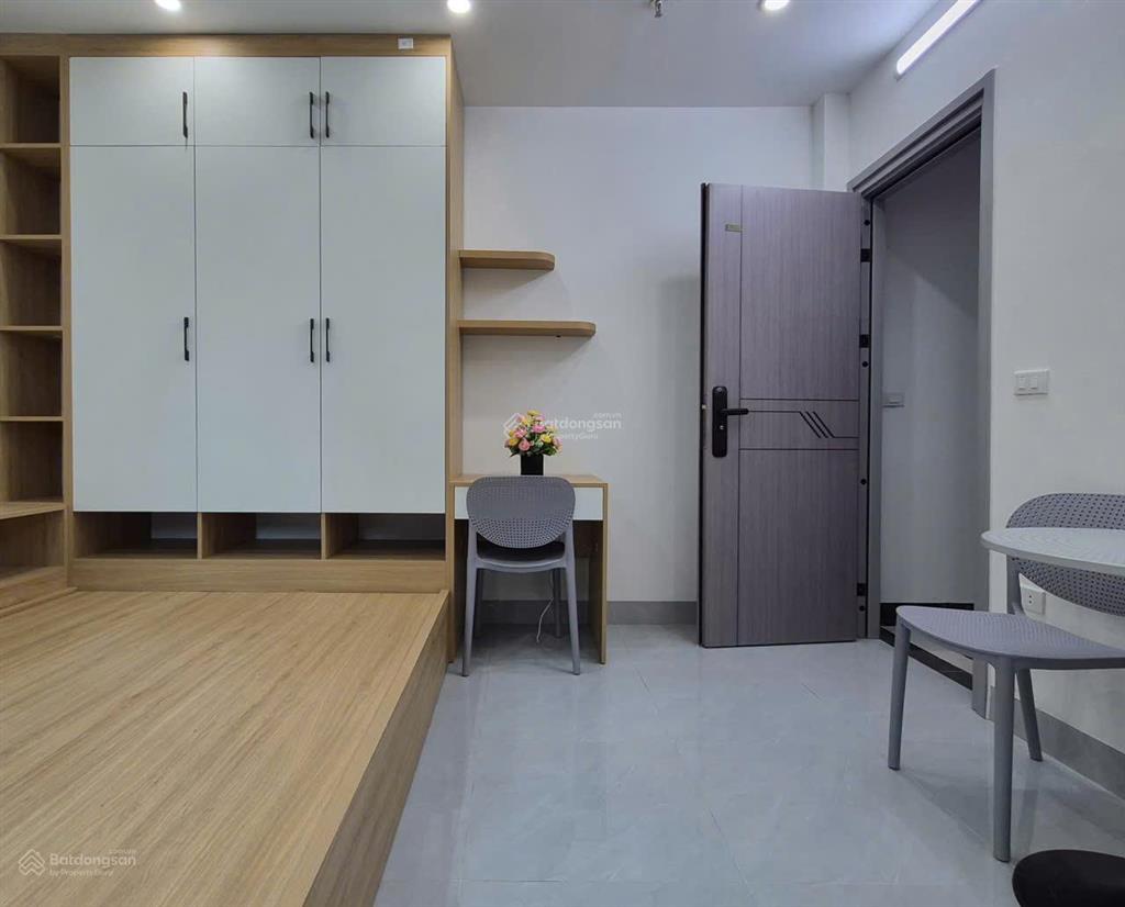 Phòng đẹp mơi tinh 20m2 full đồ nội thất phố mậu lương đối điện tòa newhouse kđt xa la hn.