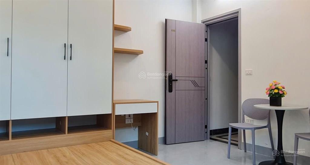 Phòng đẹp mơi tinh 20m2 full đồ nội thất phố mậu lương đối điện tòa newhouse kđt xa la hn.