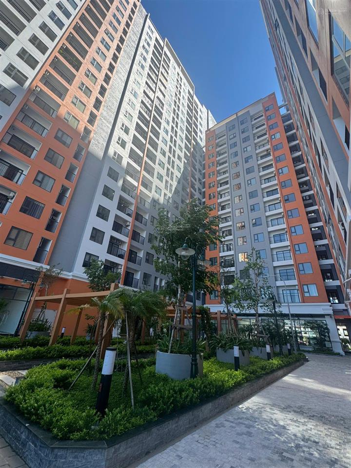 Chính chủ bán căn 2 ngủ chung cư yên bình view hồ giá 24tr/m2, cho thuê 8tr/ tháng