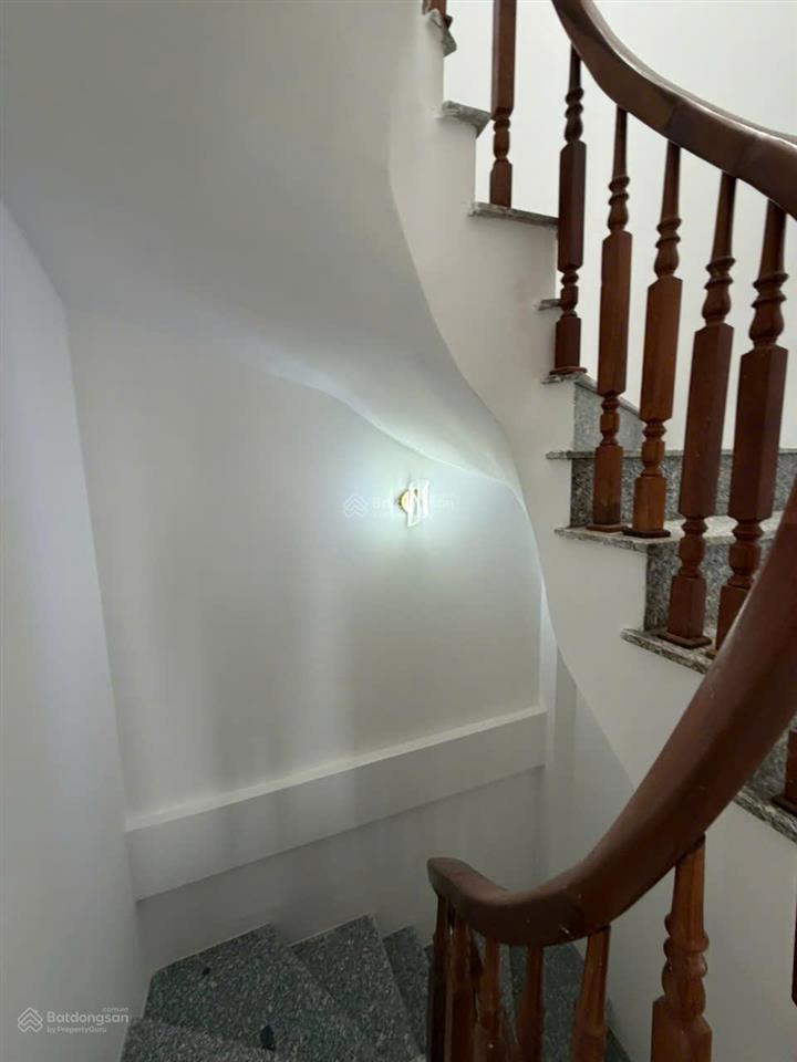 Phượng nghĩa phụng châu. 32m2x4,5t, nhà xấy mới, vị trí thoáng đẹp, giá 3.4 tỷ,oto đỗ ngày đêm