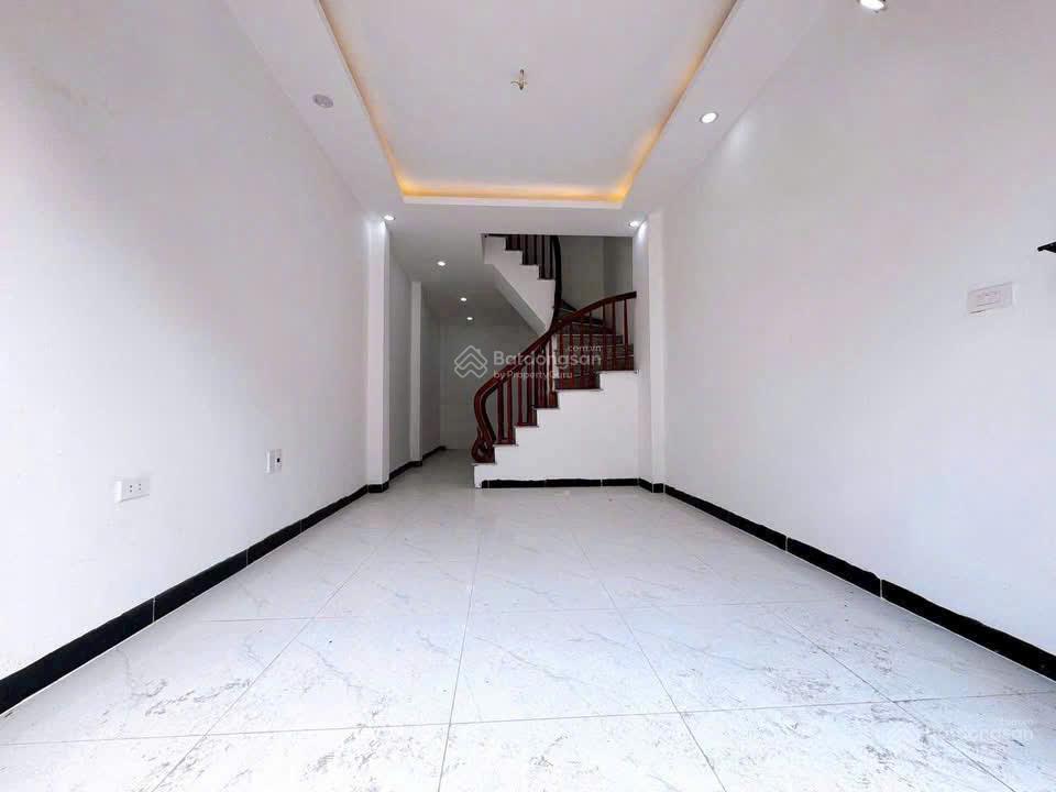 Bán nhà 3 tầng oto vào cửa cao viên thanh oai , 2,68 tỷ, 32m2, 3pn, 3wc, 3 tầng, đông nam