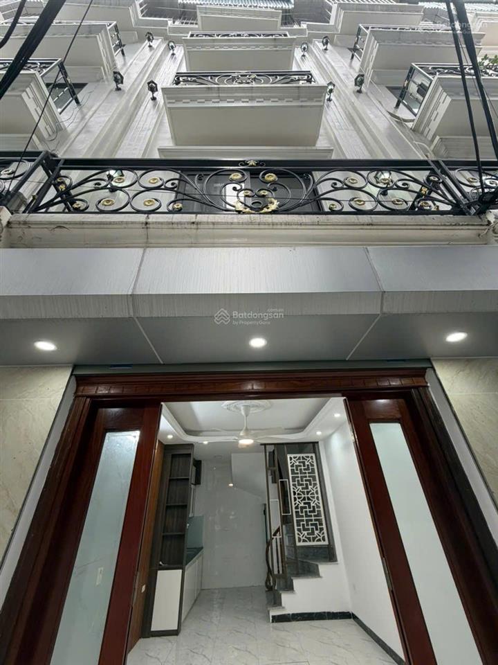 Cho thuê nhà phượng nghĩa, gần đại học tdtt oto đỗ trc nhà , 6 triệu, 32 m2, 3pn, 4vs, 5 tầng,