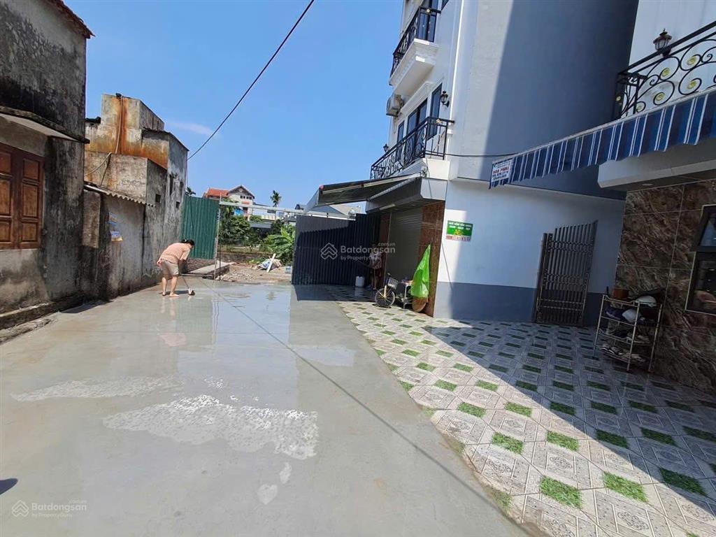 Cho thuê nhà phượng nghĩa, gần đại học tdtt oto đỗ trc nhà , 6 triệu, 32 m2, 3pn, 4vs, 5 tầng,