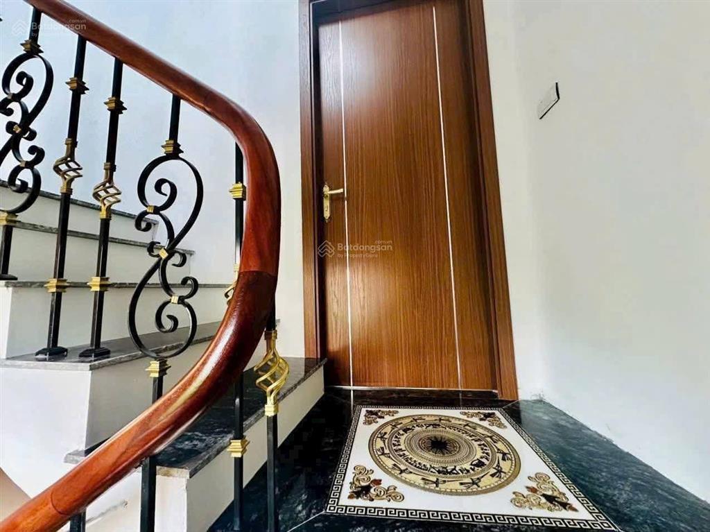 Bán nhà 5 tầng tại phụng châu, gần chợ, gần trường đh, gần ô tô, giá 3.98 tỷ. diện tích 30m,
