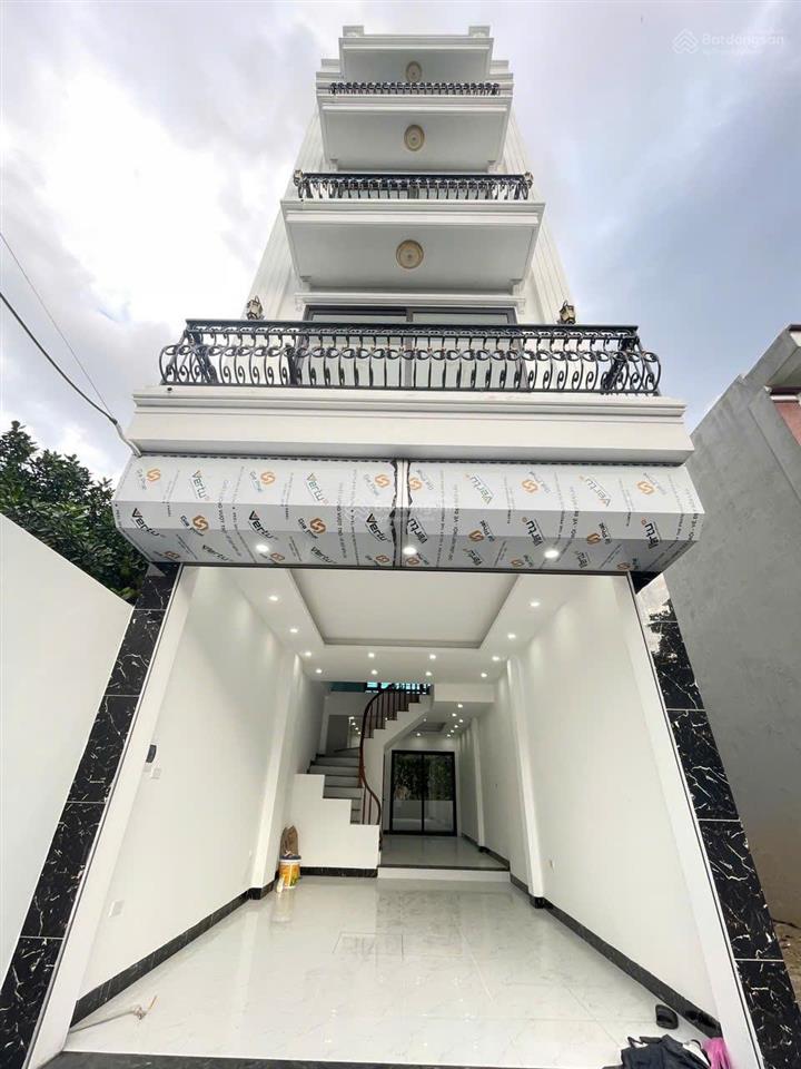 Bán nhà riêng tại hưng đạo, ngõ thông ô tô qua nhà. vài phút ra khu đô thị đô nghĩa đại học phenika