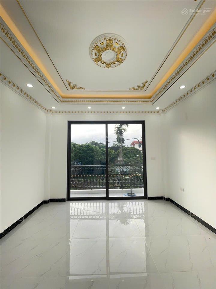 Bán nhà riêng tại hưng đạo, ngõ thông ô tô qua nhà. vài phút ra khu đô thị đô nghĩa đại học phenika