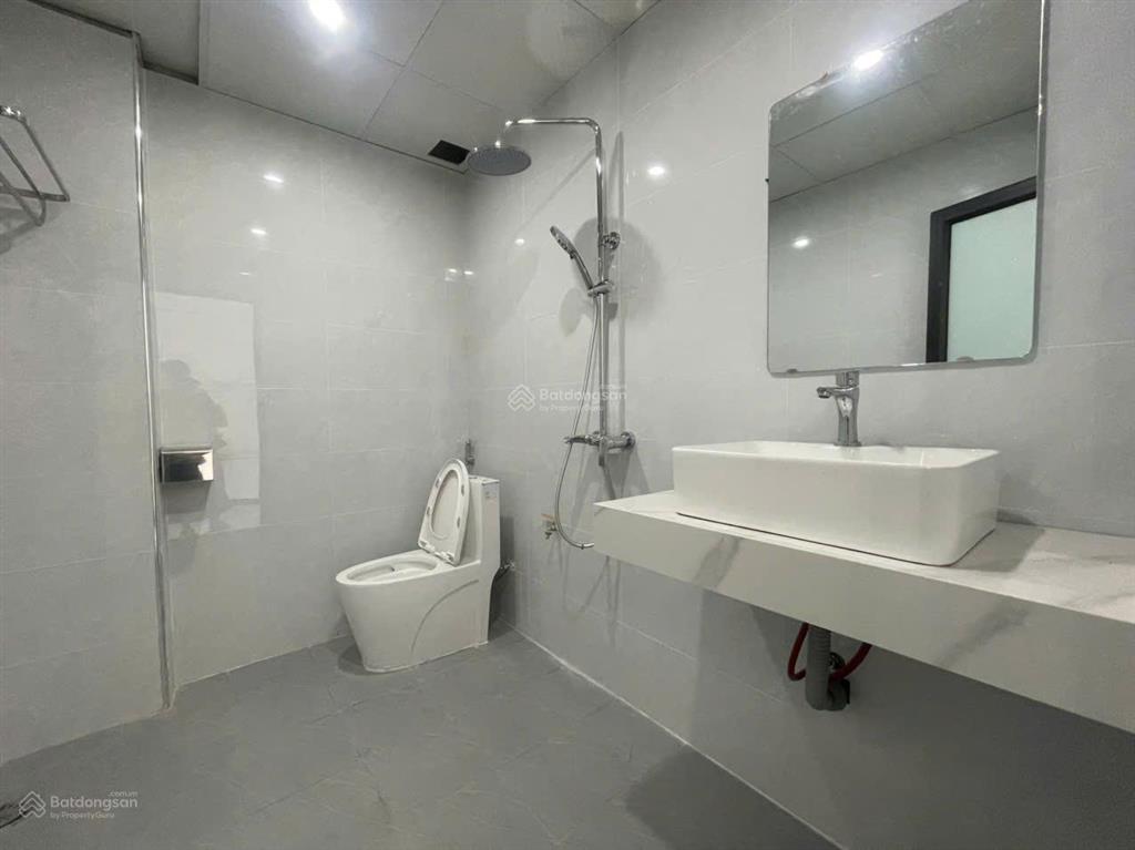 Bán nhà riêng tại hưng đạo, ngõ thông ô tô qua nhà. vài phút ra khu đô thị đô nghĩa đại học phenika