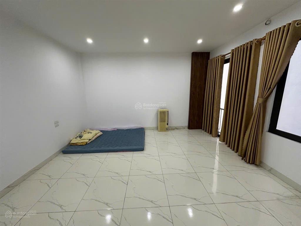 Nhà 4 tầng 35m2 gần thị trấn chúc sơn, ô tô vào cửa giá 3,35 tỷ
