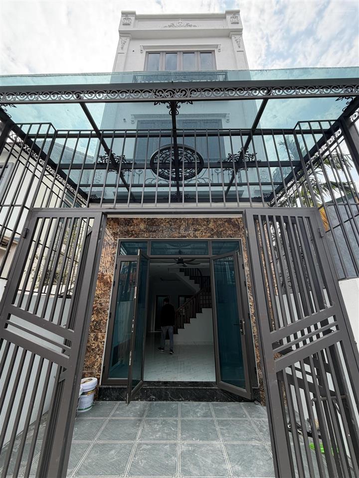 Bán gấp nhà chúc sơn, 4,5 tỷ, 54m2 ngay đường đôi. xây được lập có sân để xe