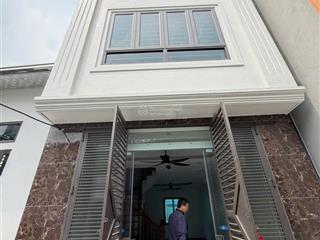 Bán nhà riêng tại thị trấn chúc sơn, chương mỹ, 3,9 tỷ, 45m2, 5pn, 3wc bao đẹp hot!
