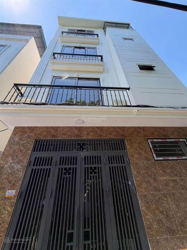 Bán nhà tại biên giang, 3,2 tỷ, 32 m2, giá ưu đãi, view đẹp. ngõ thông, ô tô qua nhà.