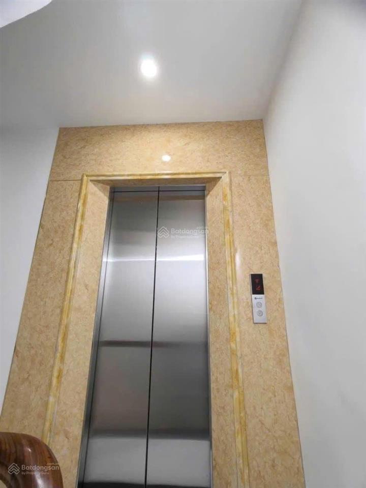 Bán cổ bản, 5,5 tỷ, 40m2, 3pn, 4wc, pháp lý đầy đủ, mặt tiền rộng, lô góc thang máy, ô tô vào cửa.