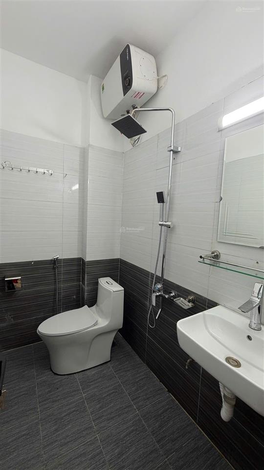 Bán nhà riêng 4,55 tỷ, 38m2, 3pn, 3wc đường nhân huệ, yên nghĩa lô góc ngõ thông, ô tô qua nhà