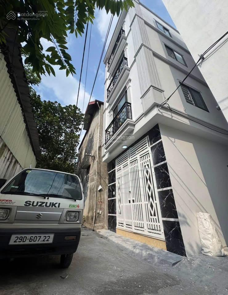 Nhà mặt ngõ, ô tô vào tận nơi tại phụng châu  diện tích 40 m2 xây dựng 4 tầng có sân cổng riêng