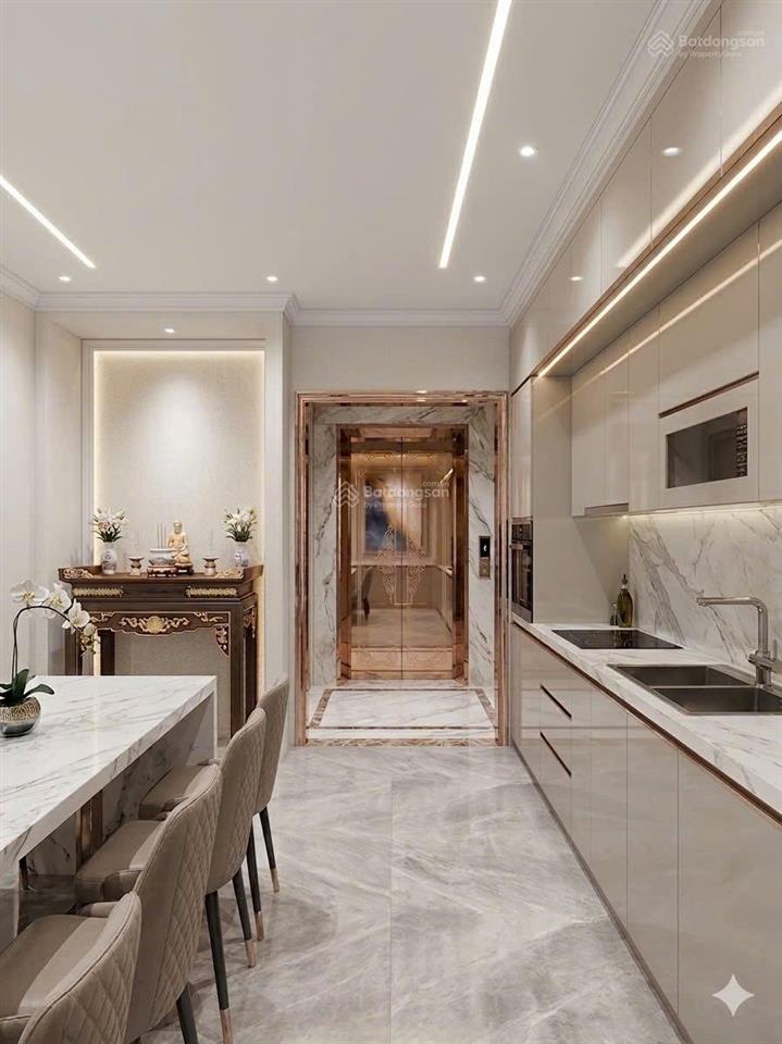 Bán nhà riêng tại lê trọng tấn, 8,6 tỷ, 32m2, lô góc, thang máy full nội thất