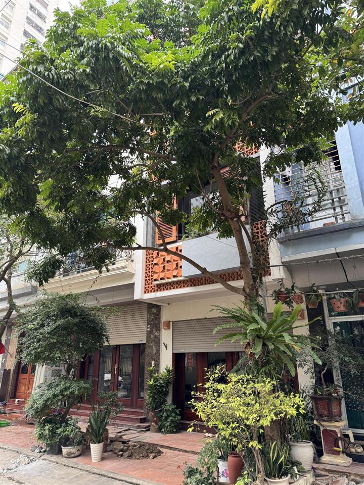 Chỉ 19,2 tỷ liền kề kđt văn quán giá siêu ngon dt75m, nhà 4 tầng. vị trí đẹp, phân lô, oto trán