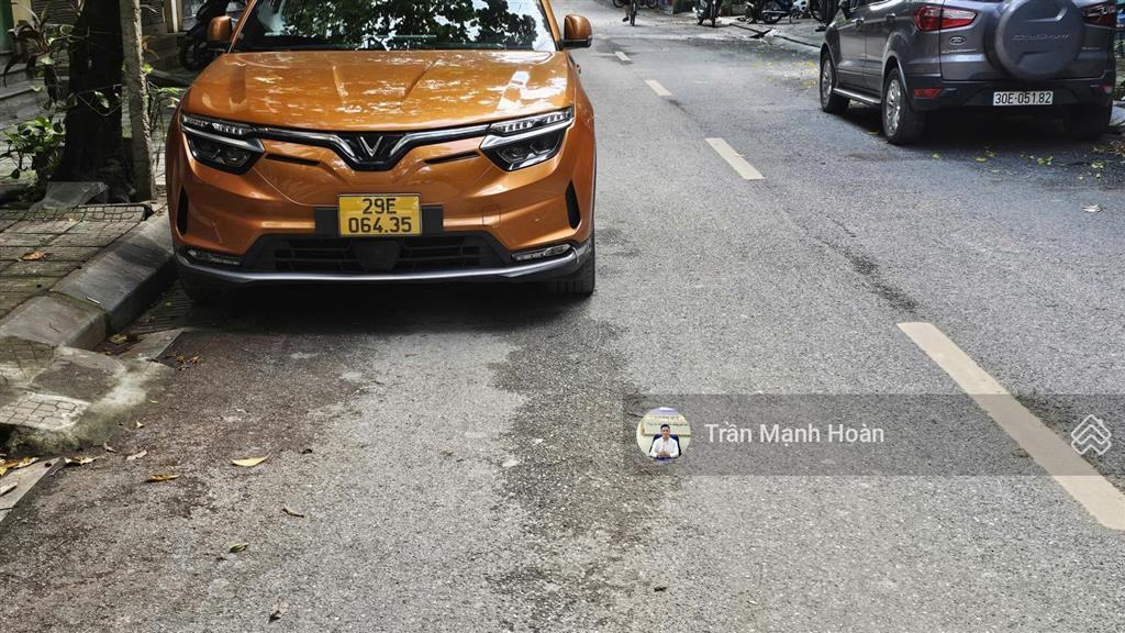 Tôi cần bán gấp nhà 5t thang máy văn la, phú la ngay chợ văn la và cột đồng hồ vp, ôtô tránh. 16tỷ8