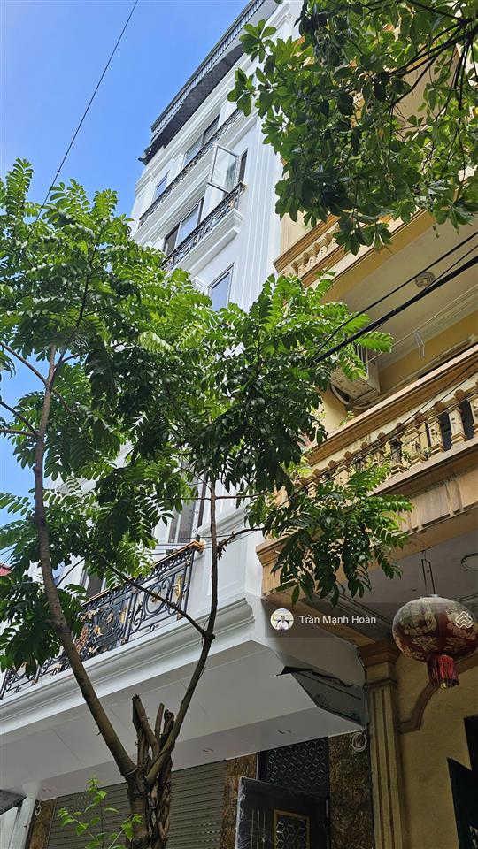 Tôi cần bán gấp nhà 5t thang máy văn la, phú la ngay chợ văn la và cột đồng hồ vp, ôtô tránh. 16tỷ8