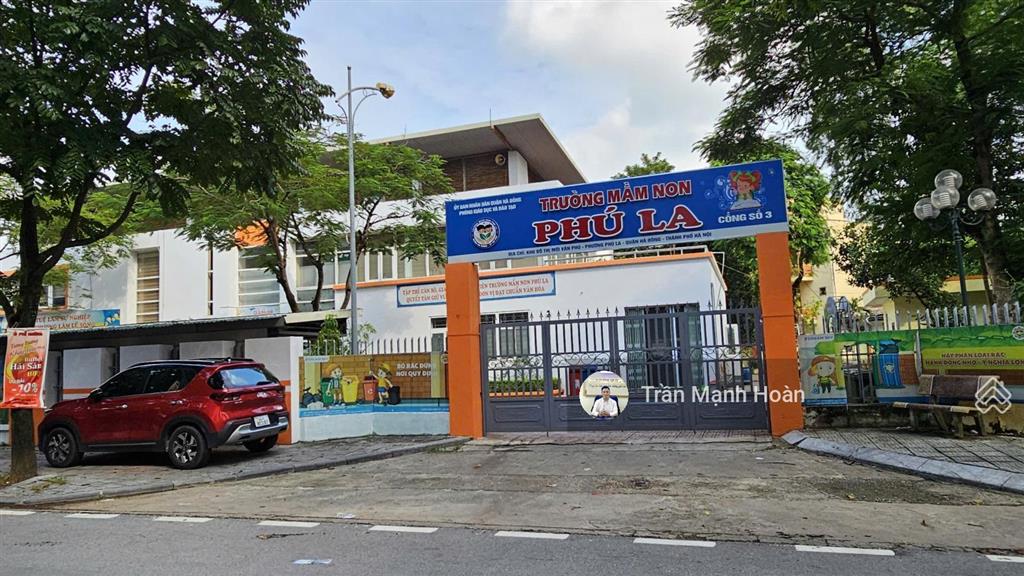 Tôi cần bán gấp nhà 5t thang máy văn la, phú la ngay chợ văn la và cột đồng hồ vp, ôtô tránh. 16tỷ8