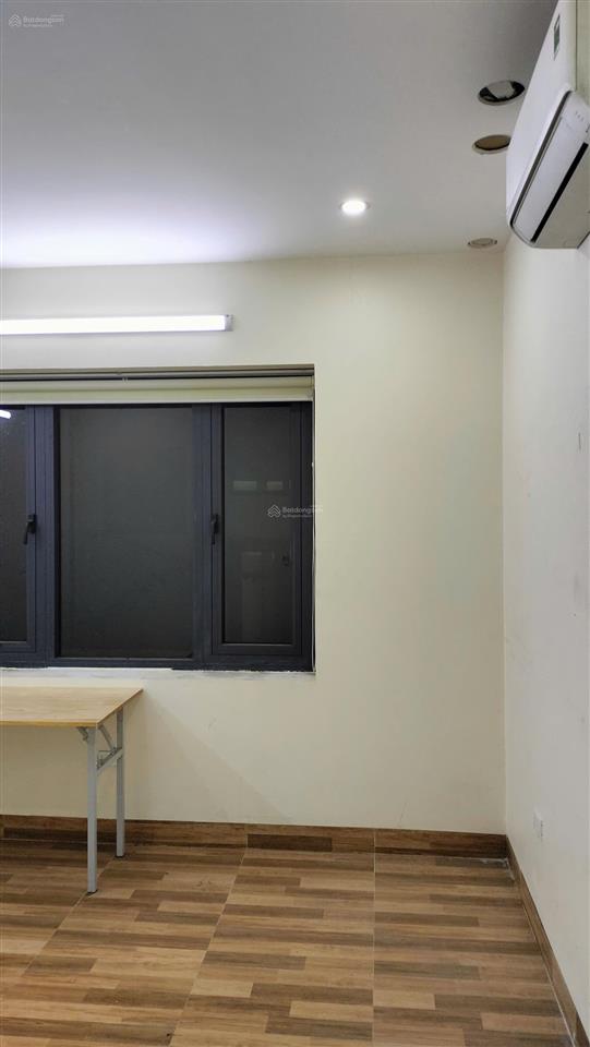 Cho thuê mặt bằng đã hoàn thiện đẹp, sẵn điều hòa, thang máy, giá 6tr/tháng