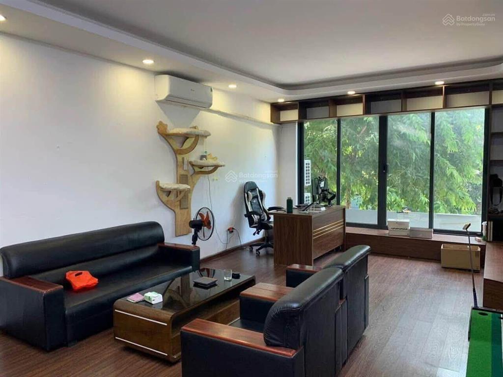 Cho thuê sàn thương mại 85m mặt trục chính cổng số 3 khu c geleximco giá 8tr