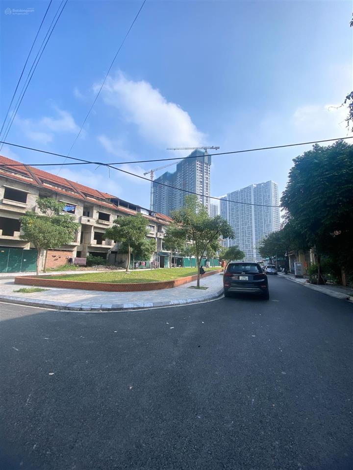 Cần chuyển đổi nên bán gấp lk 130m2 khu bảo sơn, giáp smart city giá chỉ 23 tỷ cả nhà